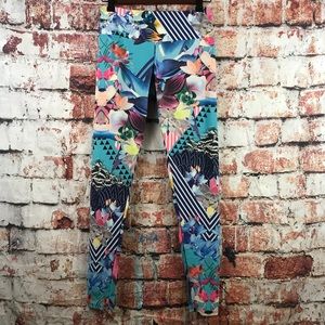 Onzie floral succulent working leggings size S/M